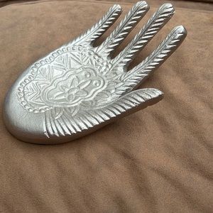 Hand tray